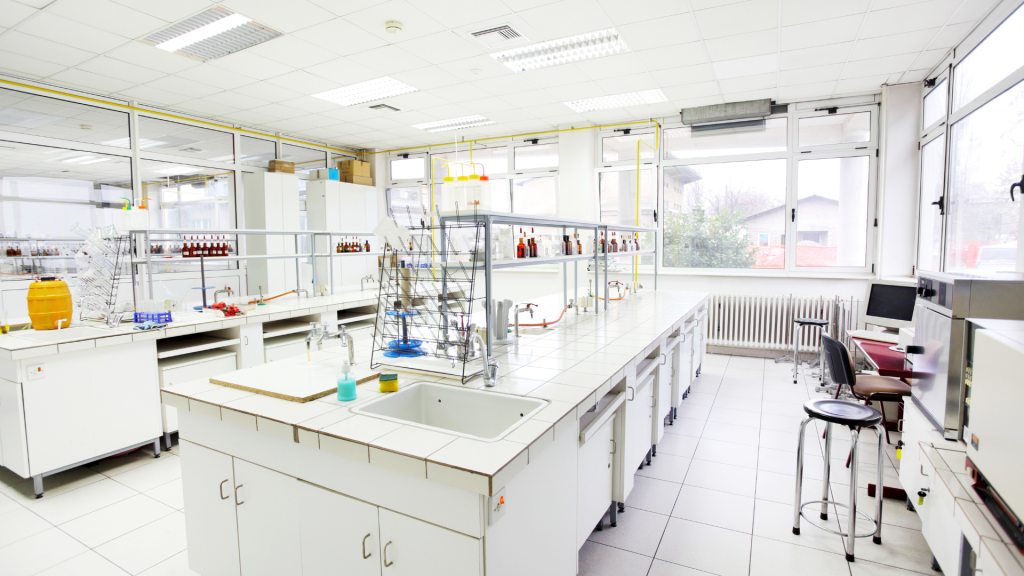 Manfaat LIMS untuk Laboratorium: Solusi Efisien dan Akurat di Era Digital